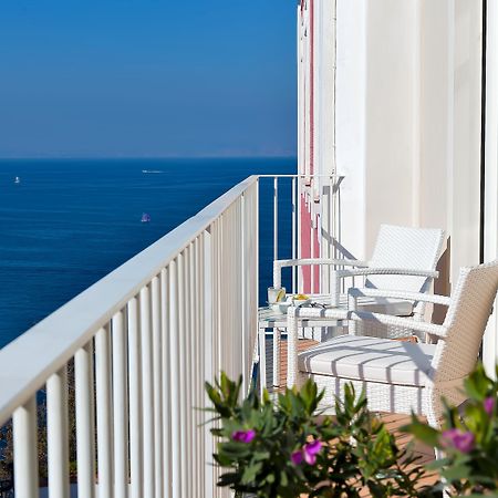 Hotel Villa Garden Сант'Агнело Екстериор снимка
