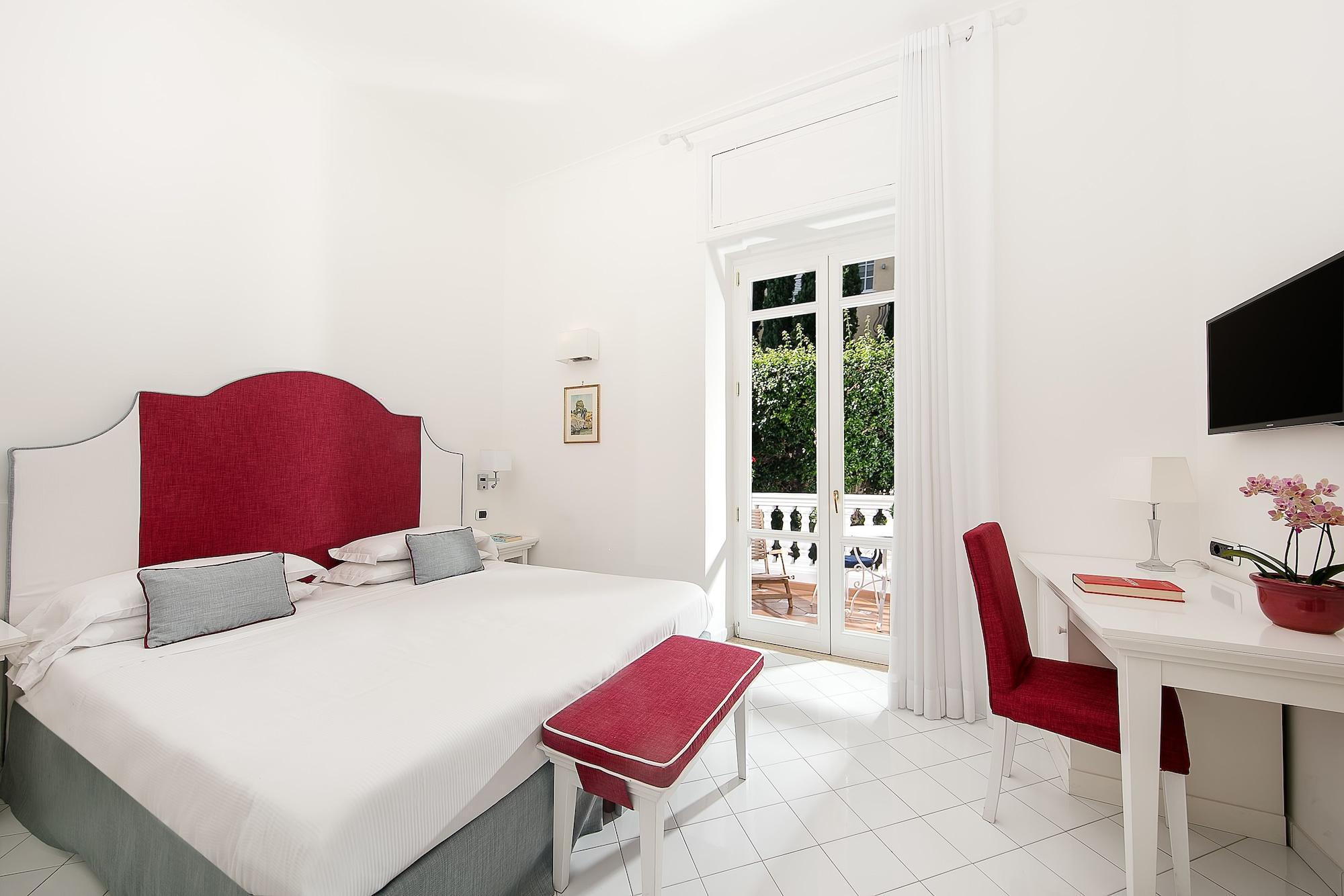 Hotel Villa Garden Сант'Агнело Екстериор снимка
