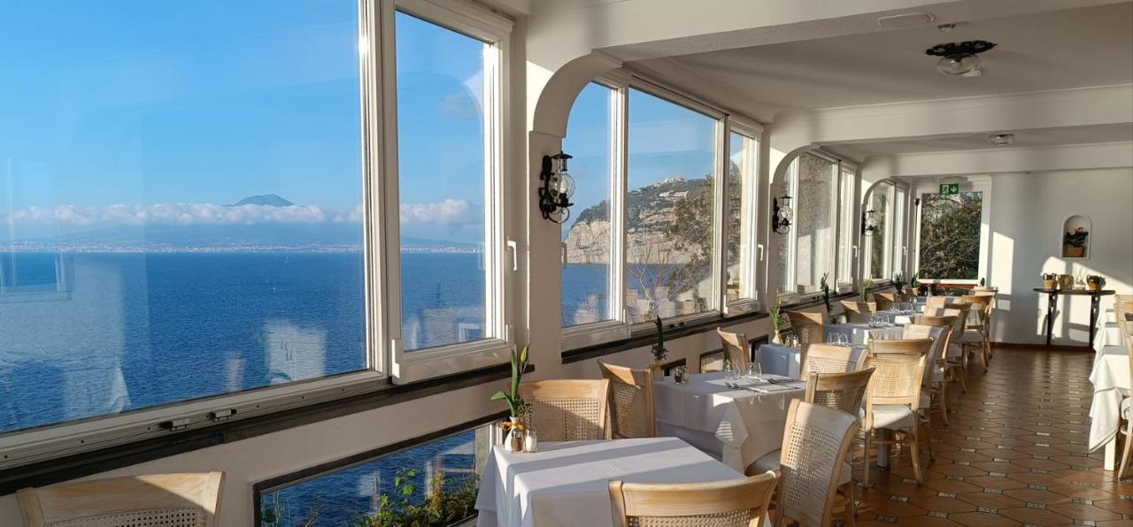 Hotel Villa Garden Сант'Агнело Екстериор снимка
