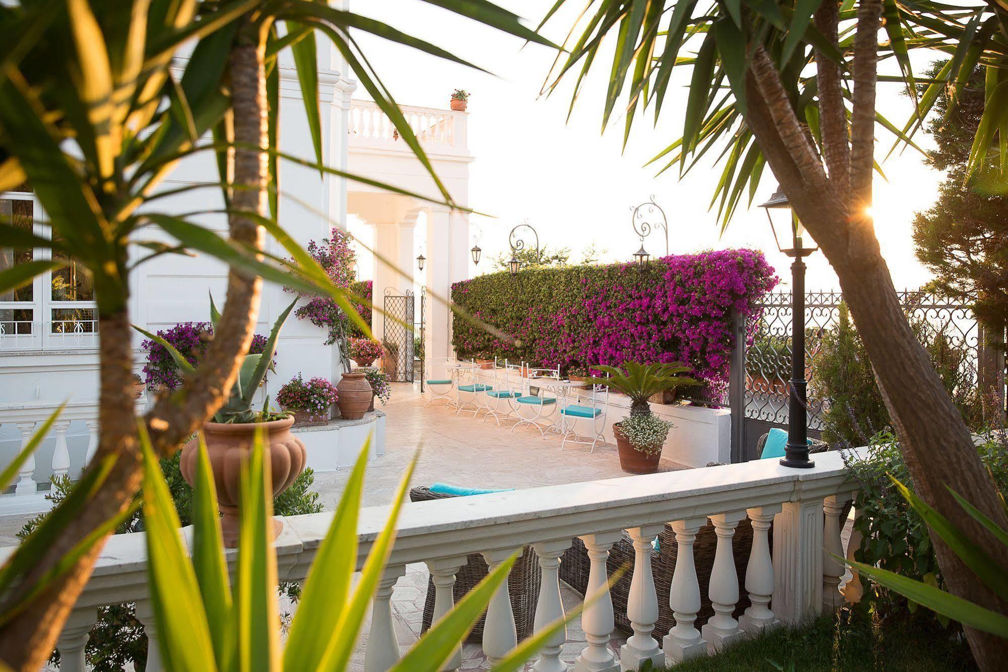 Hotel Villa Garden Сант'Агнело Екстериор снимка