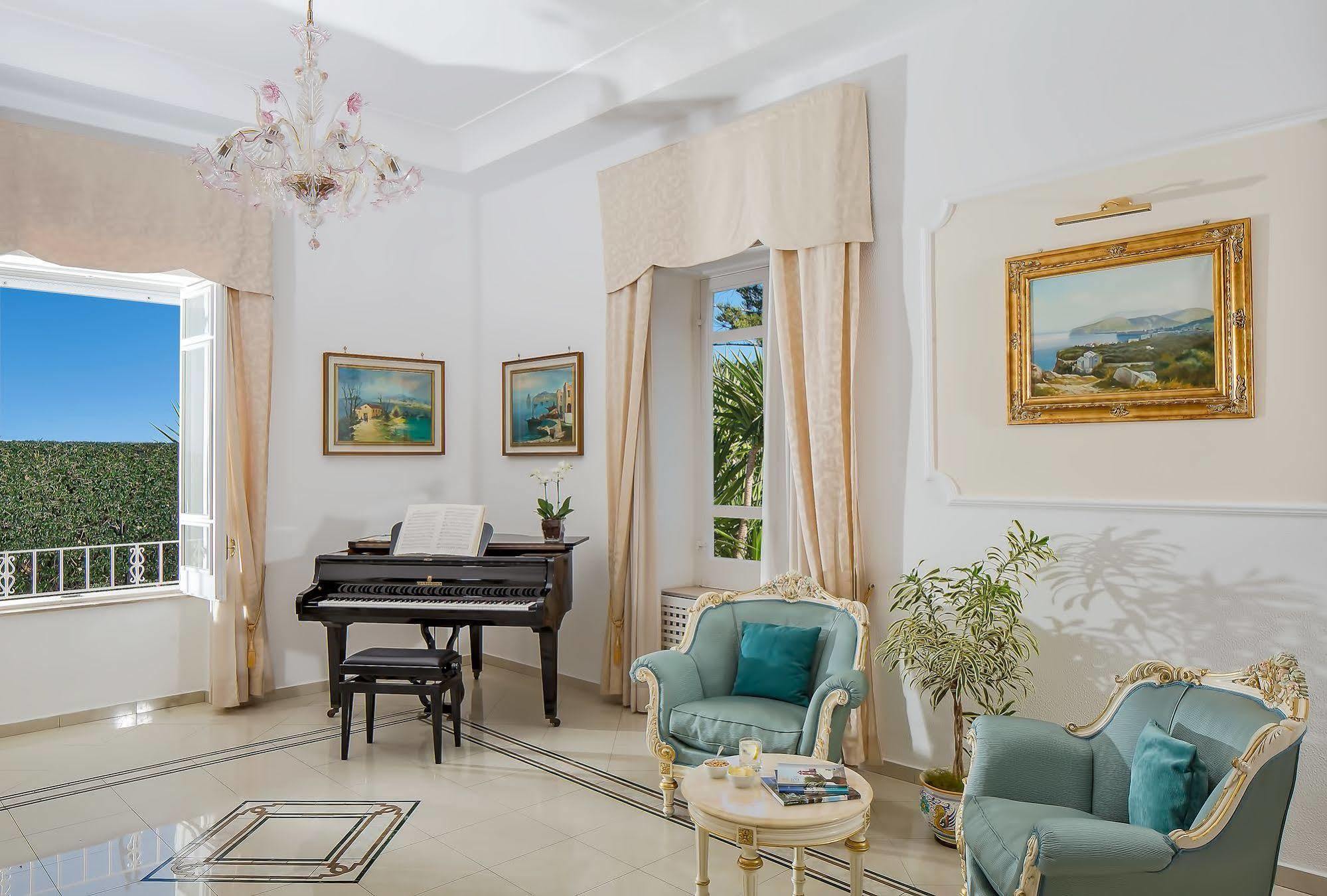 Hotel Villa Garden Сант'Агнело Екстериор снимка