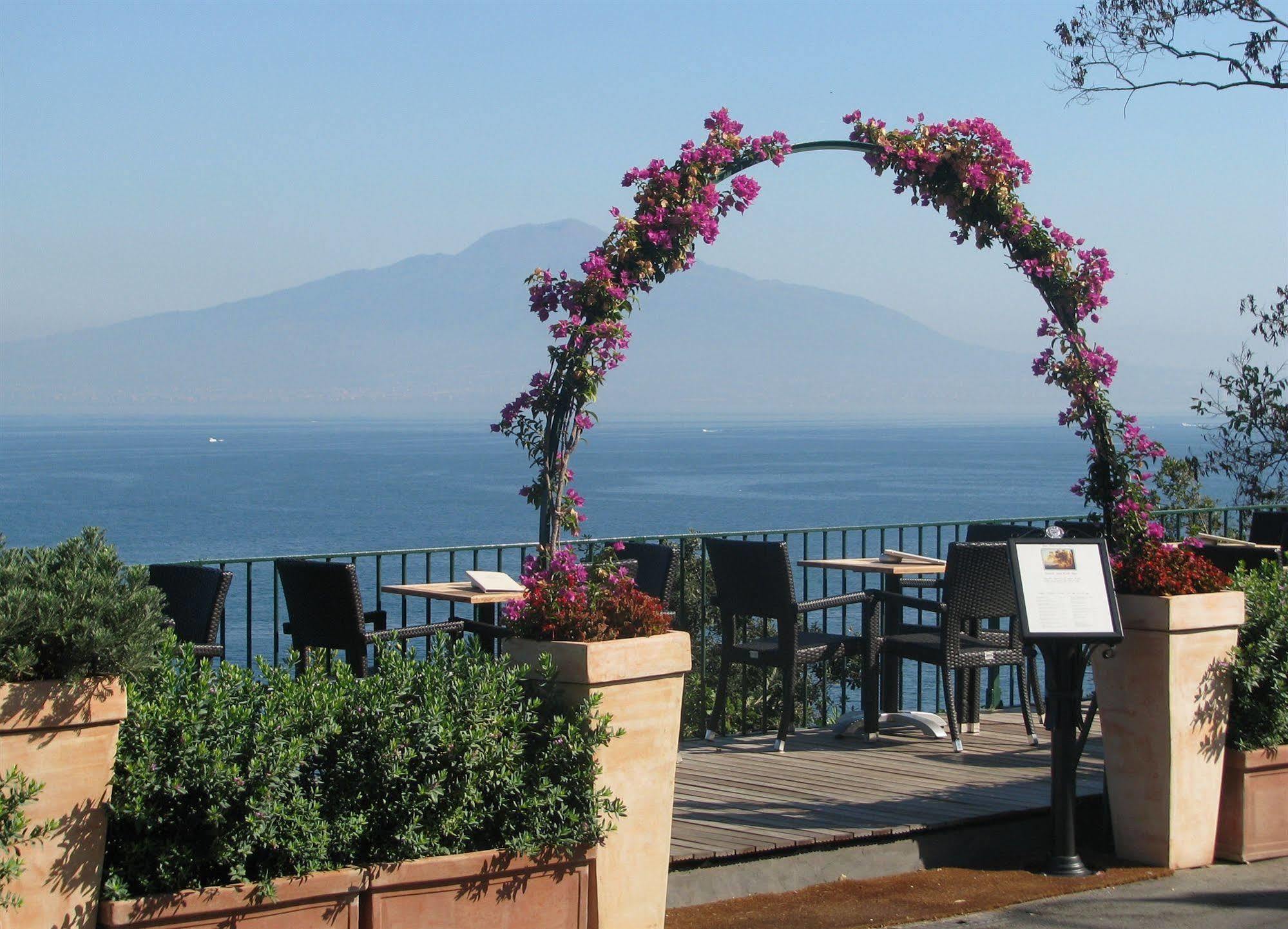 Hotel Villa Garden Сант'Агнело Екстериор снимка