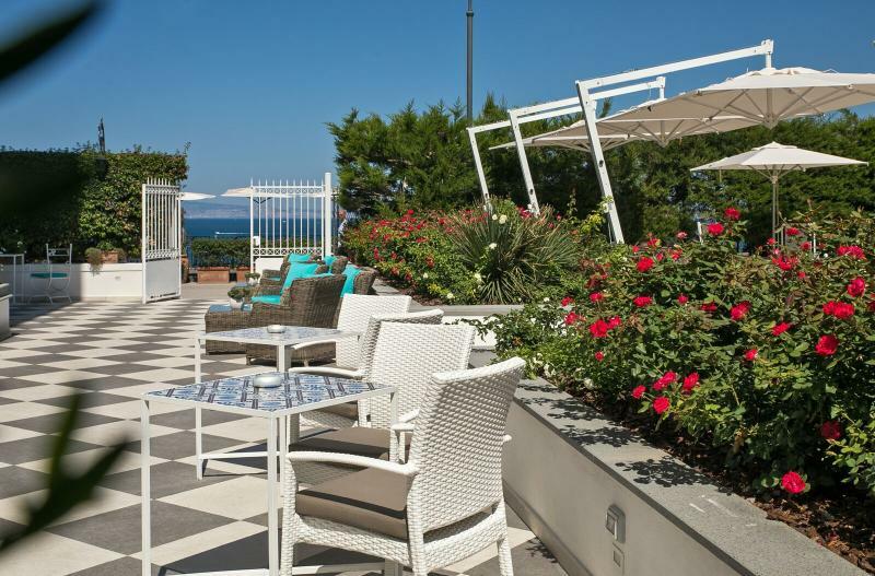 Hotel Villa Garden Сант'Агнело Екстериор снимка