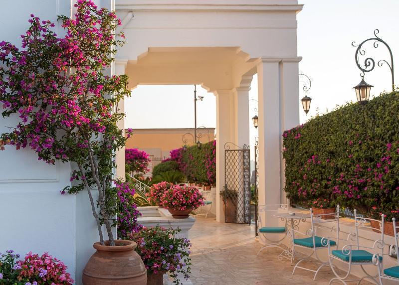 Hotel Villa Garden Сант'Агнело Екстериор снимка